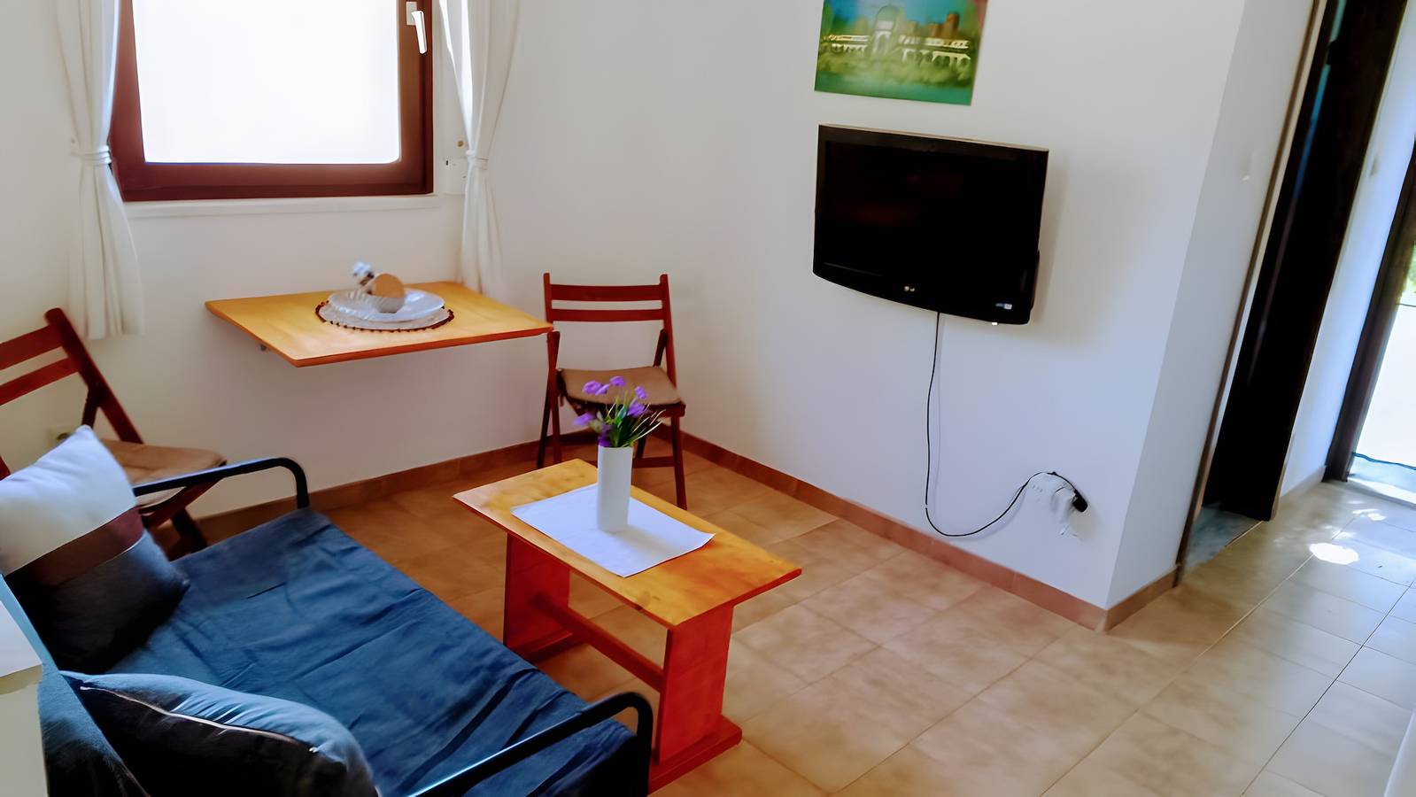 Entire apartment, Apartment 'Helios Rhodos 1' with Private Terrace, Wi-Fi and Air Conditioning in Kallithea Springs, Rhodes