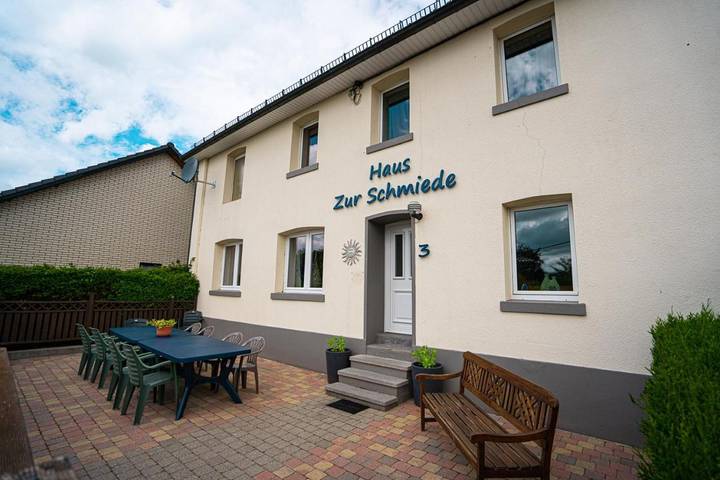 Location de vacances pour 10 personnes, avec terrasse et vue à St. Vith - 2