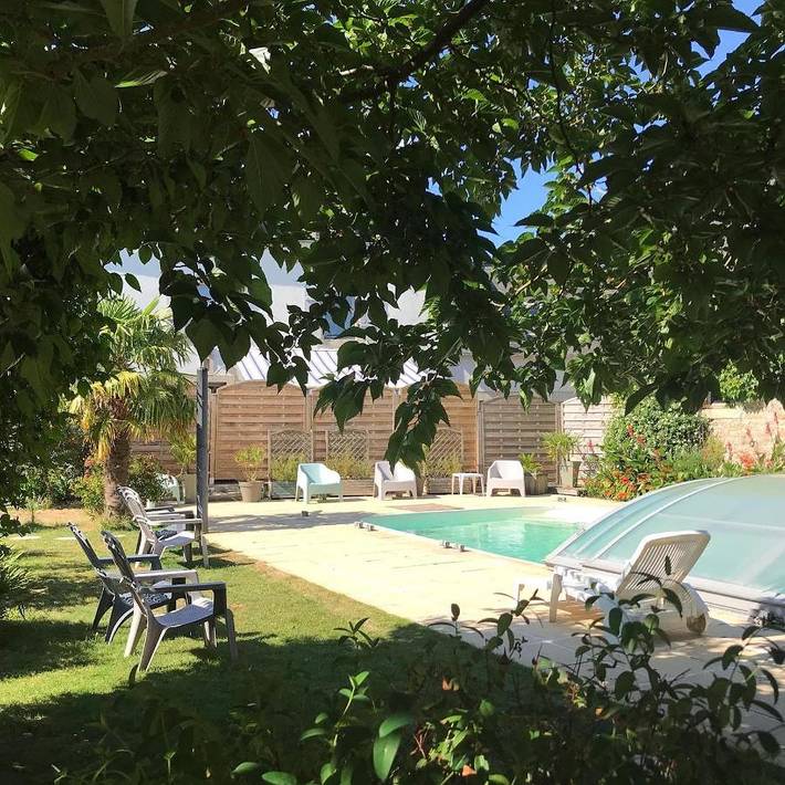 Location de vacances pour 4 personnes, avec piscine et jardin, animaux acceptés à Cast