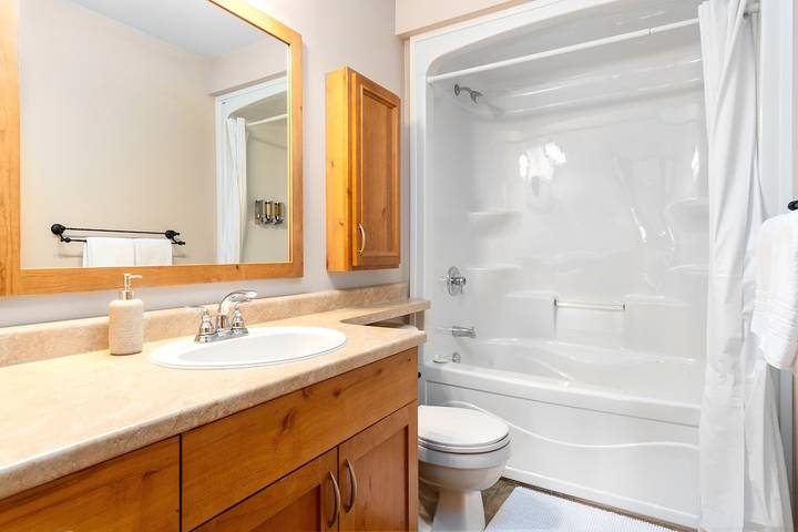 Cabin rentals and lodges for 10 people, with terrace in Manitoba