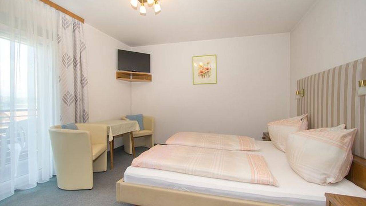 Doppelzimmer für 2 Personen (18 m²) in Egg am Faaker See in Karawanken und Bachergebirge, Villach