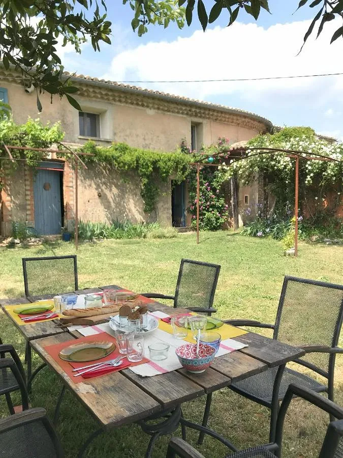 Alojamiento y desayuno para 2 personas, con vistas y jardín - 1