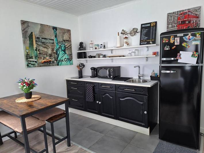 Location de vacances pour 2 personnes, avec Terrasse et Jardin ainsi que Piscine et Vue dans Mesnil-en-Ouche - 2