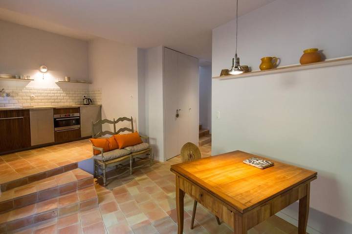Location de vacances pour 4 personnes, avec vue ainsi que jardin et piscine à Lafare - 2