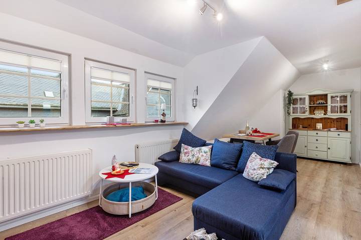 Appartement entier, Appartement de vacances 'Zum Heubalken' avec balcon et Wi-Fi in Bad Fredeburg, Schmallenberg