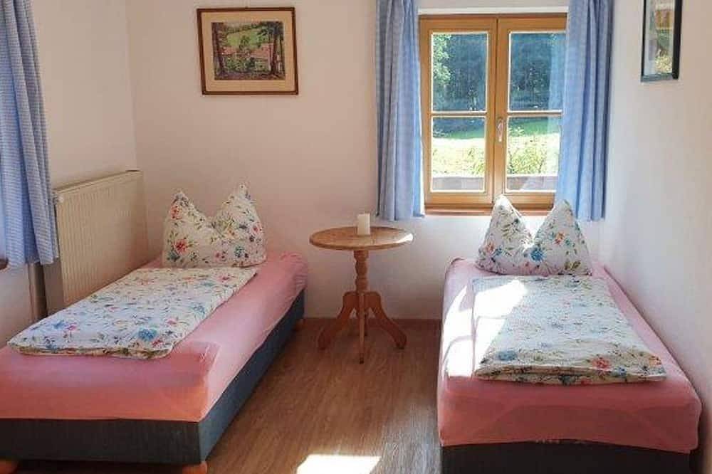 Bauernhof Bolzmacher - Ferienwohnung Morgensonne in Münsing, Starnberger See