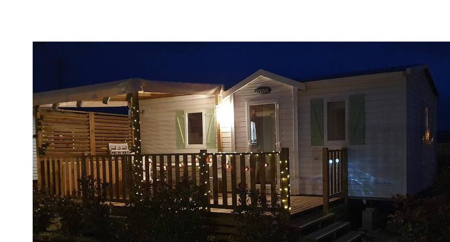 Camping pour 5 personnes, avec terrasse ainsi que piscine et bassin pour enfant à Port-la-Nouvelle - 3