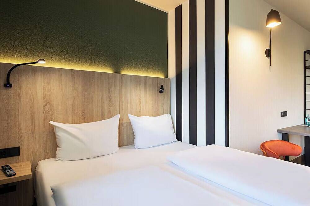 Romantic Stuttgart Escape | Studio Double | Near Porsche Museum - 0.4 miles in Stuttgart, Stuttgart Region