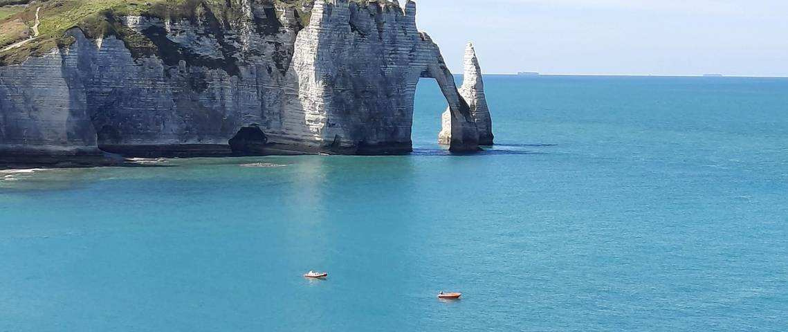 Gîte pour 12 personnes, avec terrasse ainsi que jardin et jacuzzi à La Poterie-Cap-d'Antifer - 4