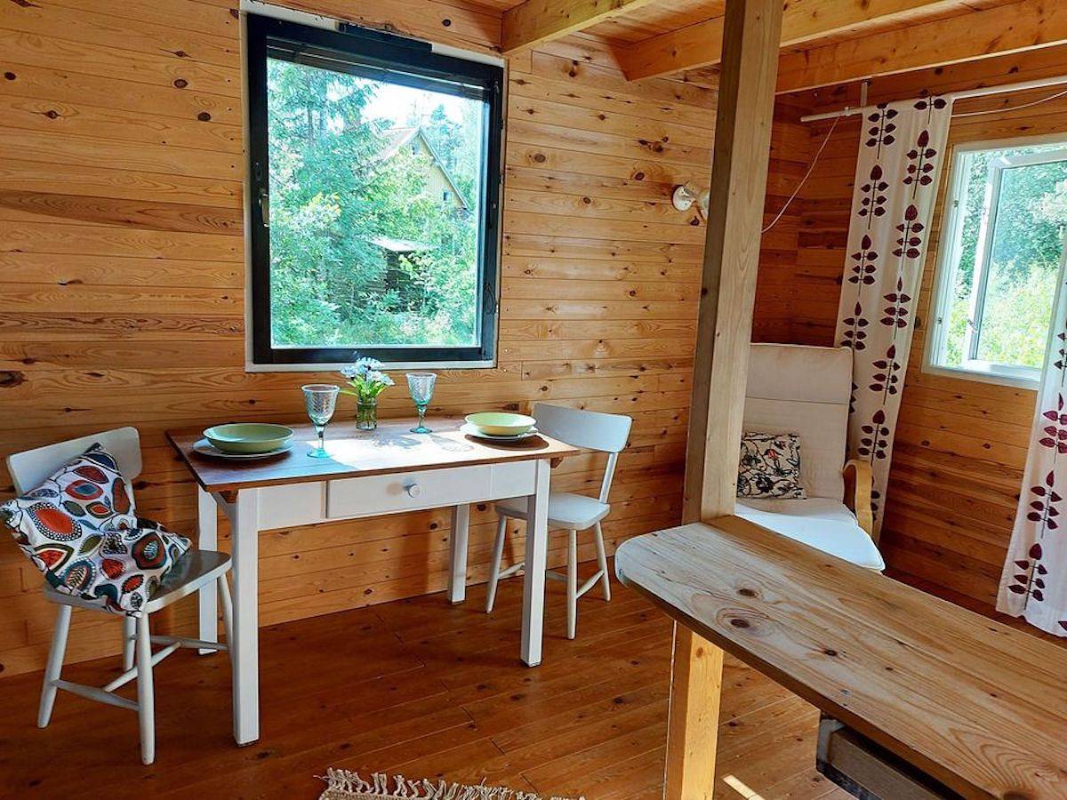 Natururlaub in Schwedens südlichster Wildnis, umgeben von Wald und See. in Gemeente Mark, Västergötland