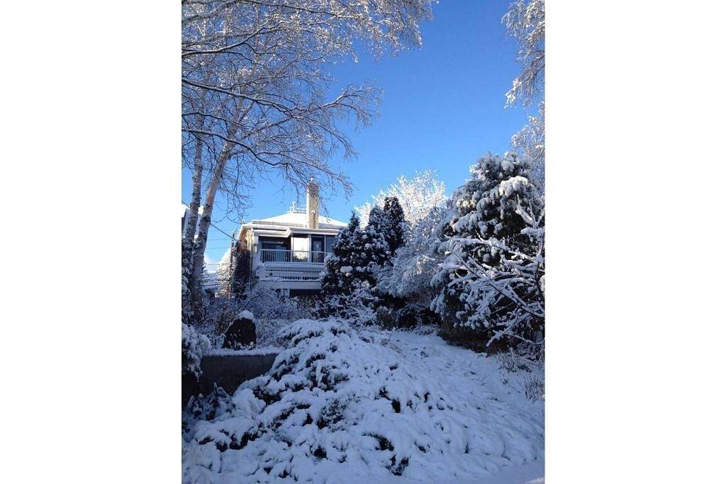 Ganze Wohnung, La Campagne im Zentrum von Baie St Paulunique in Le Massif