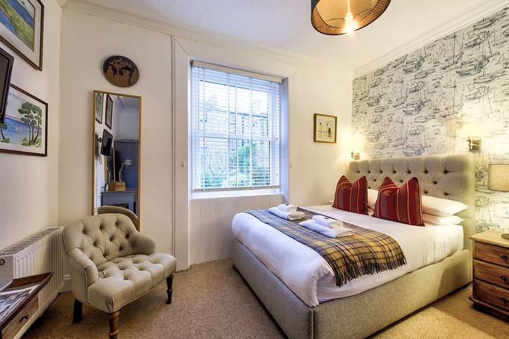 Boho West End Townhouse 6 Bed 6 Bath Sleeps 10 in Glasgow, Greater Glasgow und Clyde Valley