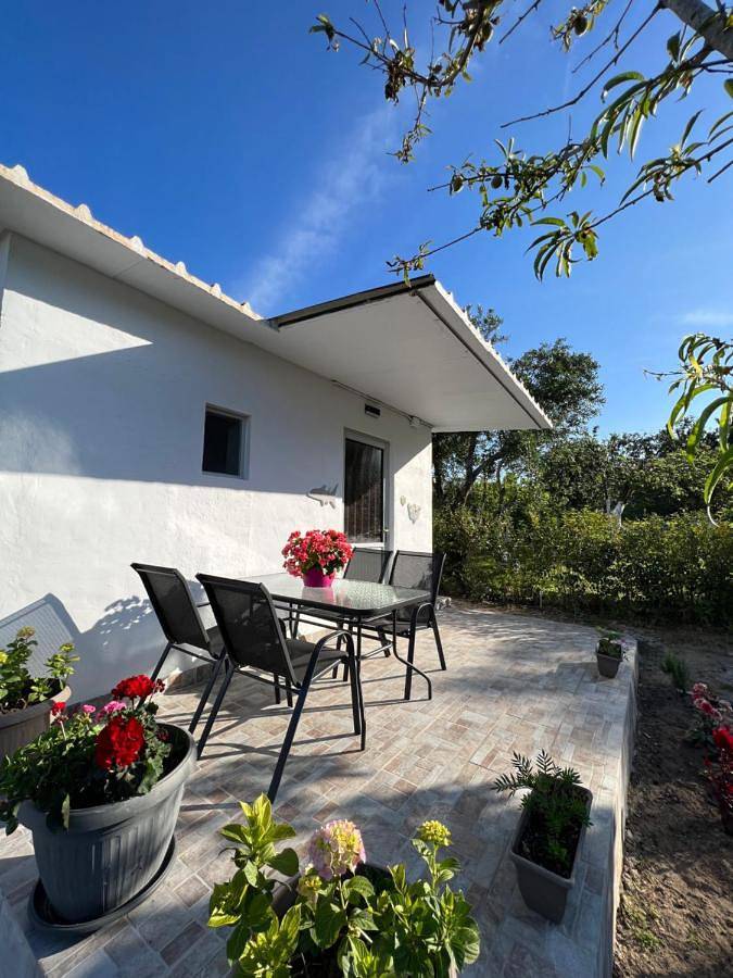Maison de vacances pour 4 personnes, avec Balcon et Terrasse ainsi que Jardin et Bassin pour enfant