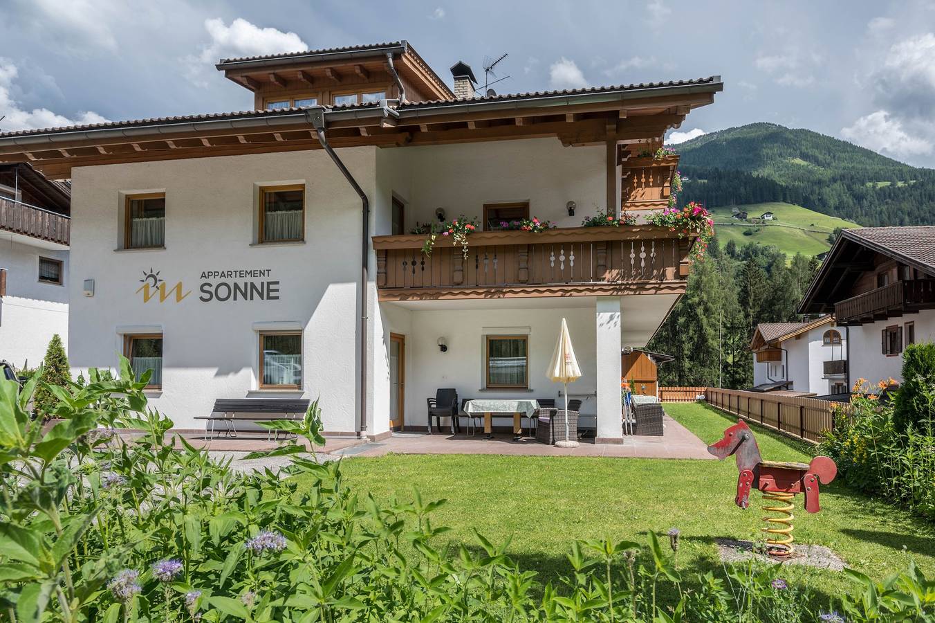 Appartamento intero, Appartamento Sonne Nr. 20' con vista montagne, giardino e Wi-Fi in San Giovanni Valle Aurina, Valle Aurina