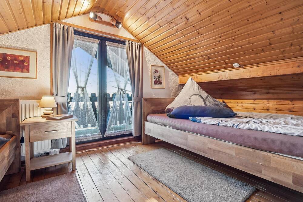 Ferienhaus mit Ofen & Sauna im Thüringer Wald in Emsetal, Waltershausen