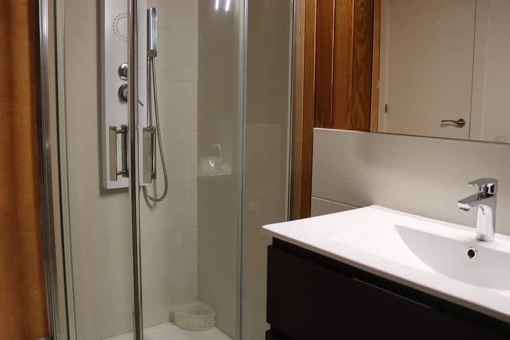 Entire apartment, Winahost Loft en casa compartida en Cabrils in Urbanizacion Montcabrer, Cabrils