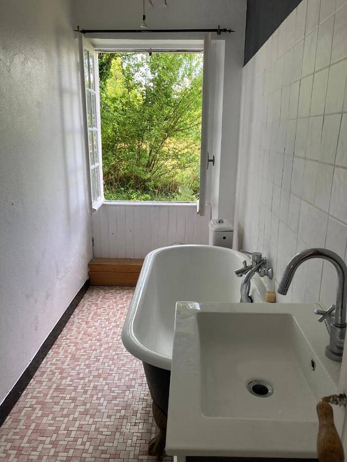 Location de vacances pour 4 personnes, avec vue ainsi que jardin et terrasse à Bourdeilles - 4