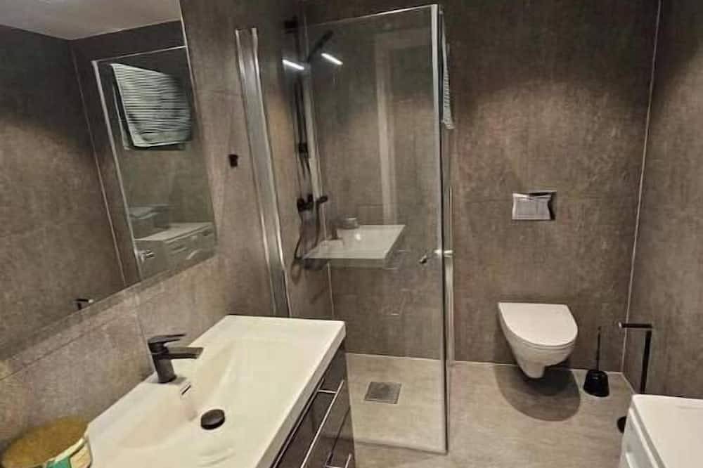 Ganze Wohnung, Unique and comfortable apartment with free parking in Spydeberg