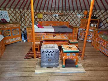 Tente pour 3 personnes, avec terrasse et jardin en Franche-Comté