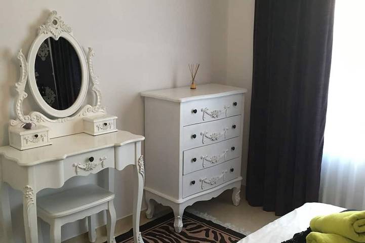 Appartement entier, Bel appartement au rez-de-chaussée avec jardin, à côté de la piscine. Wifi et parking gratuits in Sun Park (Estepona), Estepona