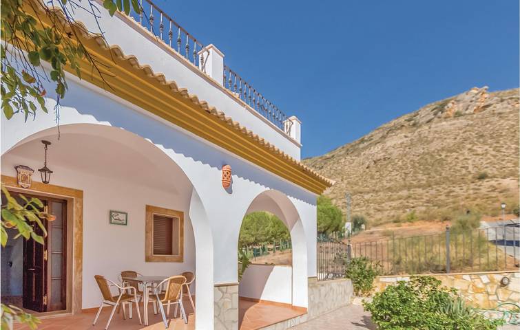 Apartamento de lujo: Piscina, Terraza y WiFi, Cerca del Río y Restaurantes. in Iznájar, Sierras Subbéticas