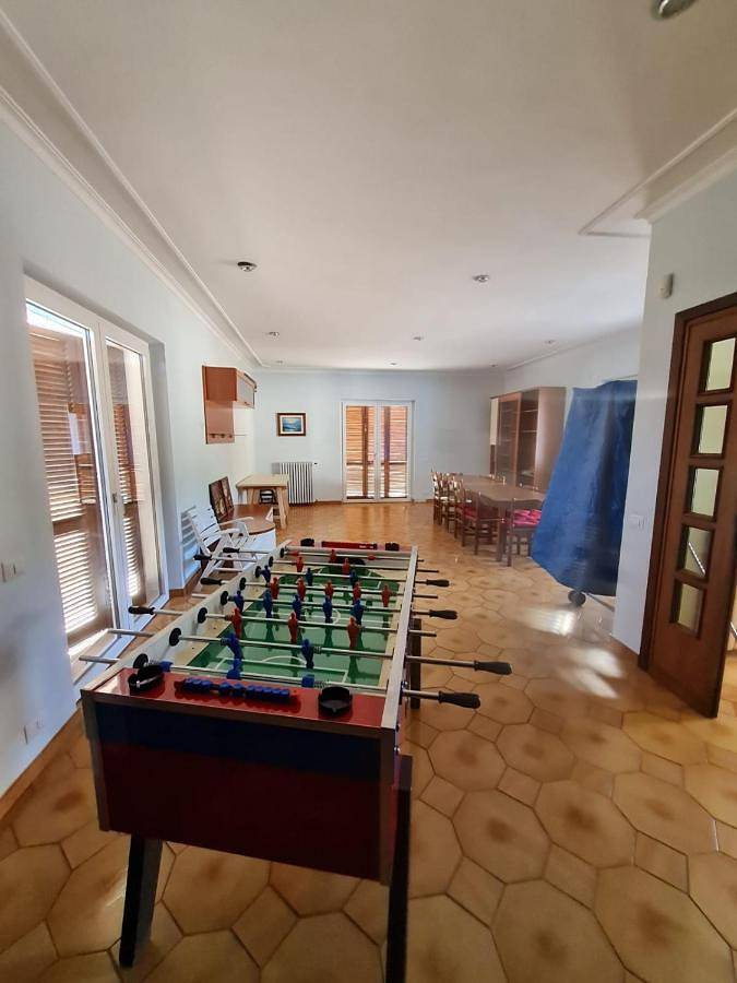Casa vacanza per 13 persone, con panorama e giardino nonché balcone - 1