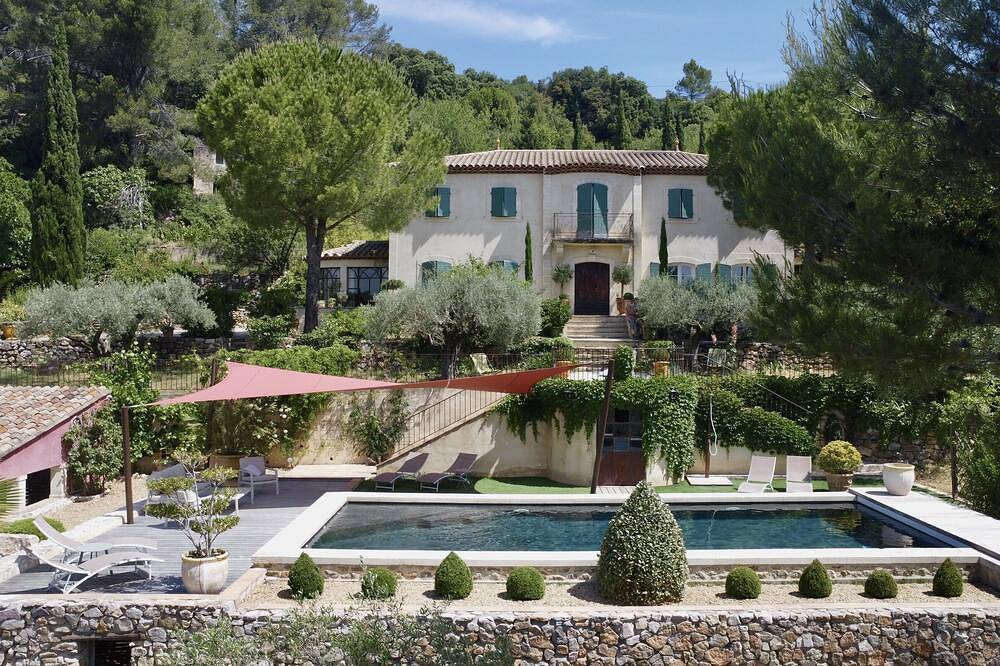 Spacieuse Bastide Méditerranéenne dans son écrin de verdure. Piscine & Spa in Clermont-l'Hérault, Côte méditerranéenne (France)