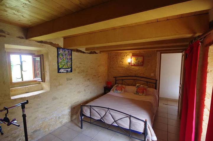 Gîte pour 12 personnes, avec jardin à Marcillac-Saint-Quentin - 3