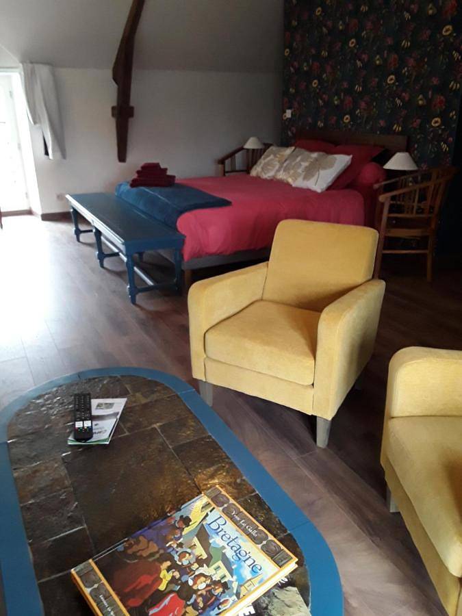 Chambre d’hôte pour 4 personnes, avec jardin et piscine ainsi que vue et terrasse dans le Morbihan - 4