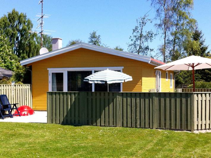 Ferieudlejning for 6 personer, med terrasse, børnevenlig i Falster