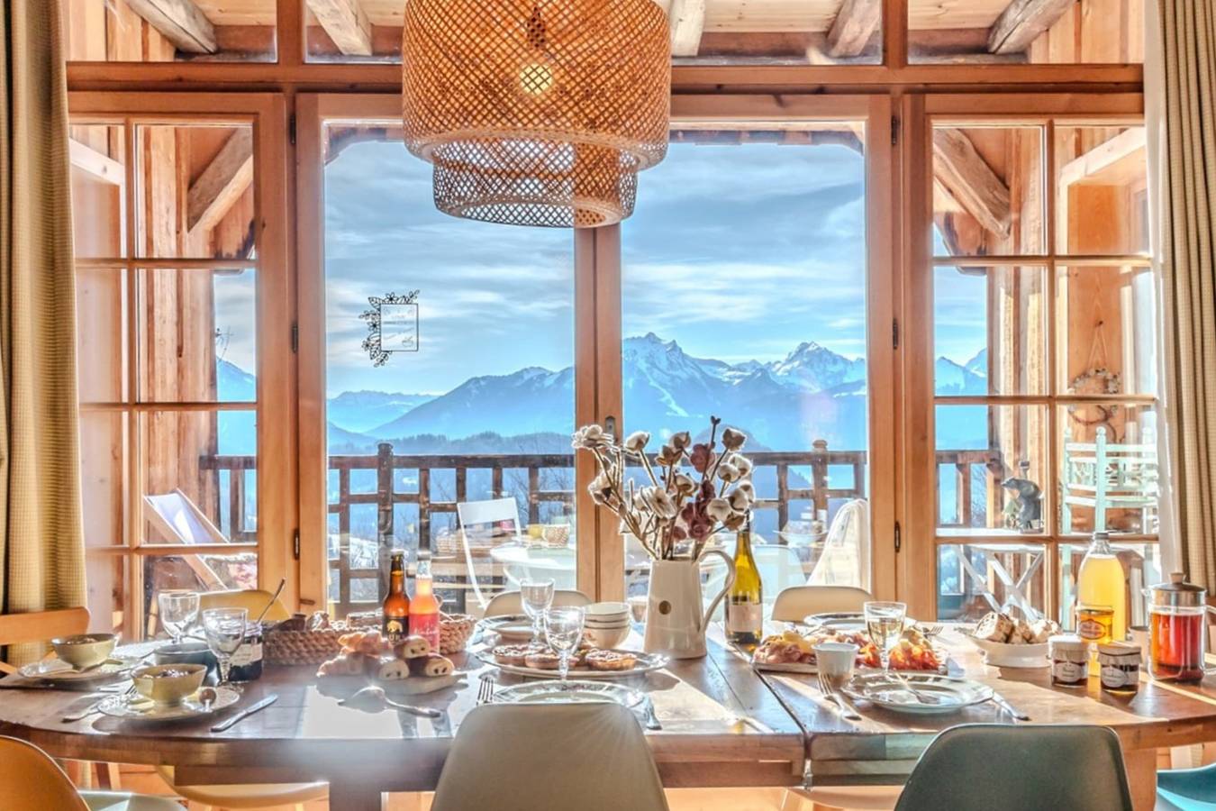 Slow Chalet de l'Ourse - Charming old chalet, stunning view, sauna, pets ok in Serraval, Annecy region