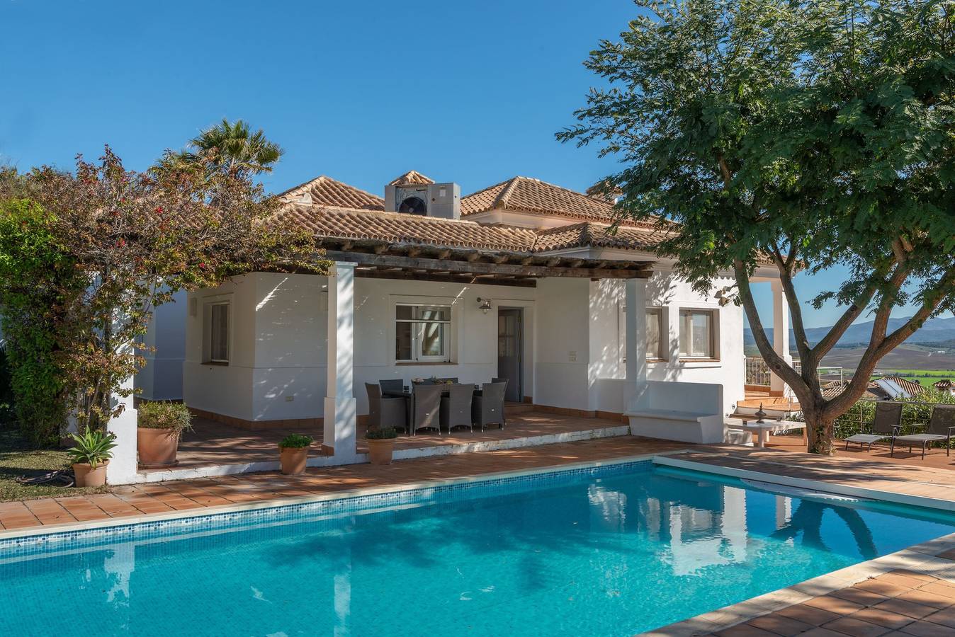 Casa de vacaciones 'Dalia' con piscina privada, Wi-Fi y aire acondicionado in Benalup-Casas Viejas, Costa de la Luz