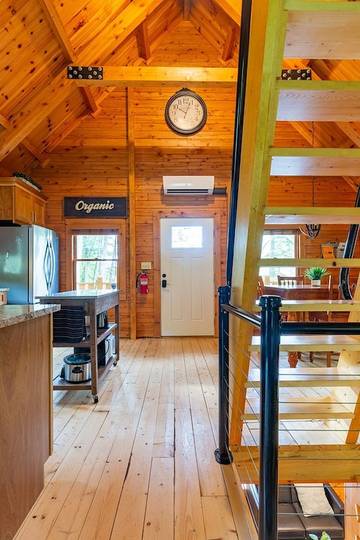 Log Cabin for 7 People in Pennsylvania, USA, Photo 1