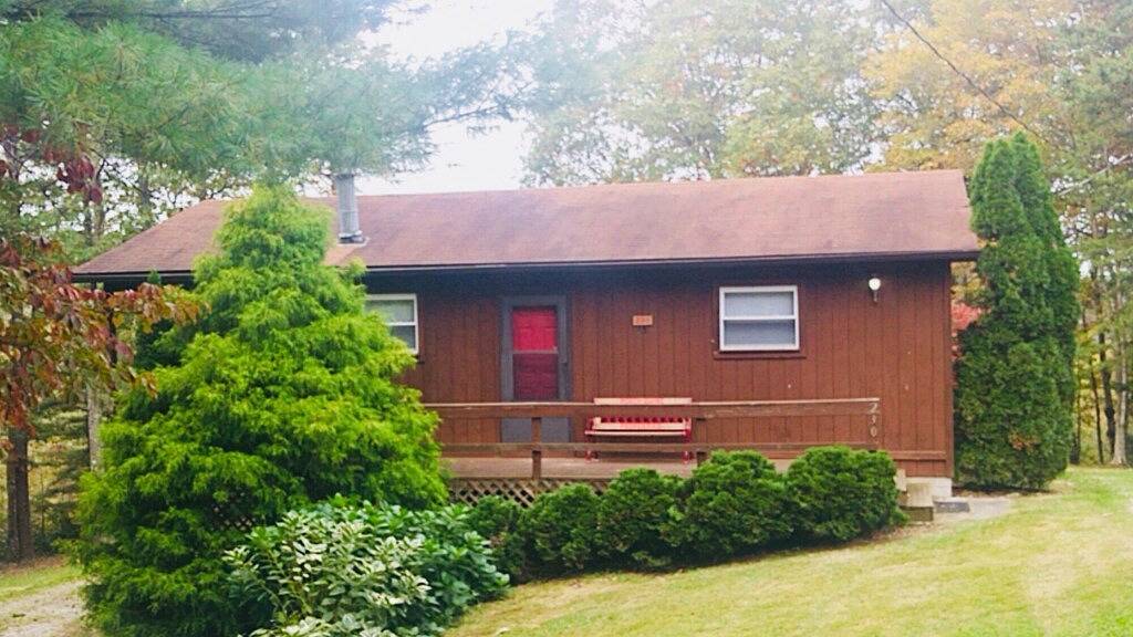 Cave Run Lake, Kentucky “The Clifftop Cottage” von Porch Swing Properties in Daniel Boone National Forest