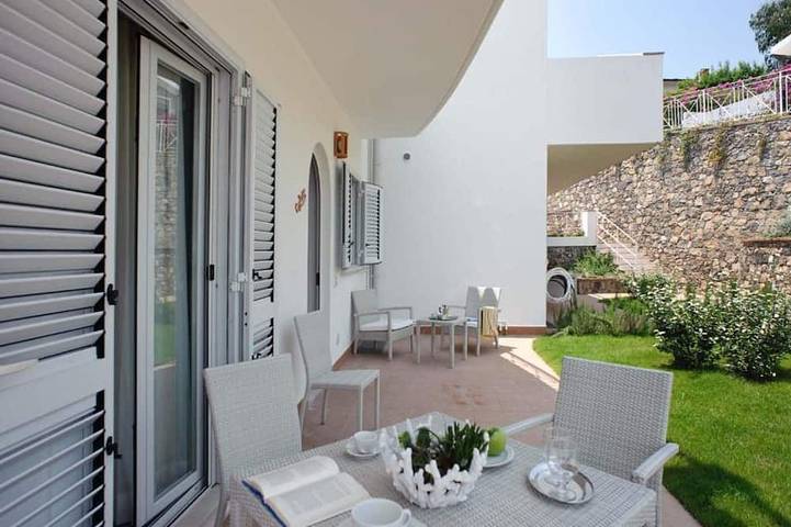 Holiday apartment for 2 people, with pool and garden - 1