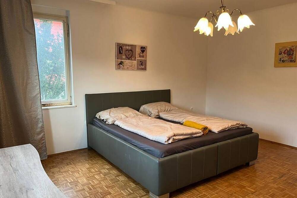 Comfy Room for 3 in a Villa w/ Garden near Danube in Floridsdorf, Wien