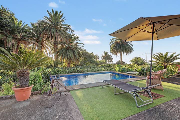 Habitación 'Cuarto de La Pérgola' con vistas a la montaña, piscina compartida y Wi-Fi in Breña Alta, La Palma Sur
