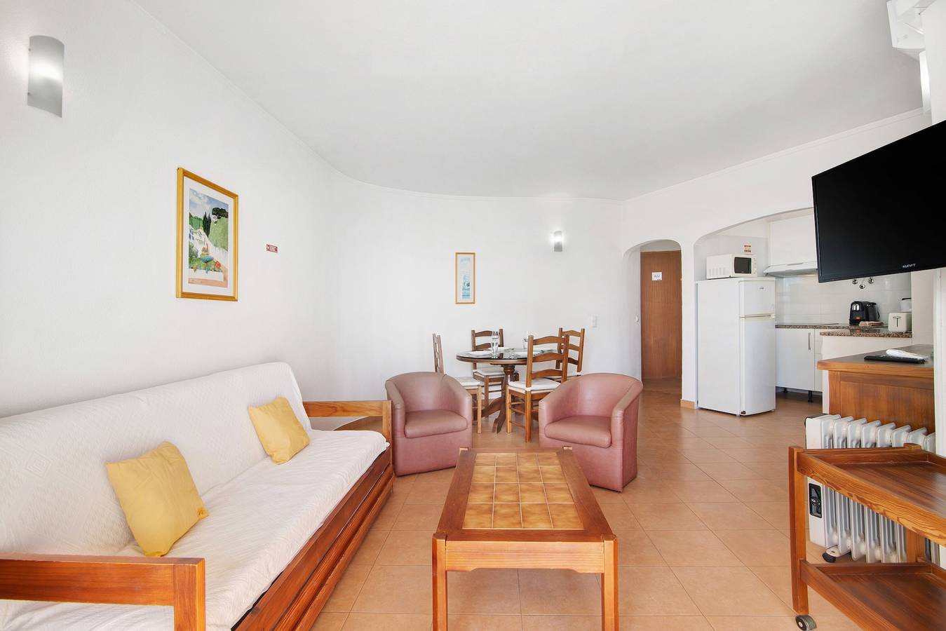 Appartamento intero, Appartamento 'Casa Pólen' con vista mare, Wi-Fi e aria condizionata in Armação de Pêra (costa), Armação de Pera