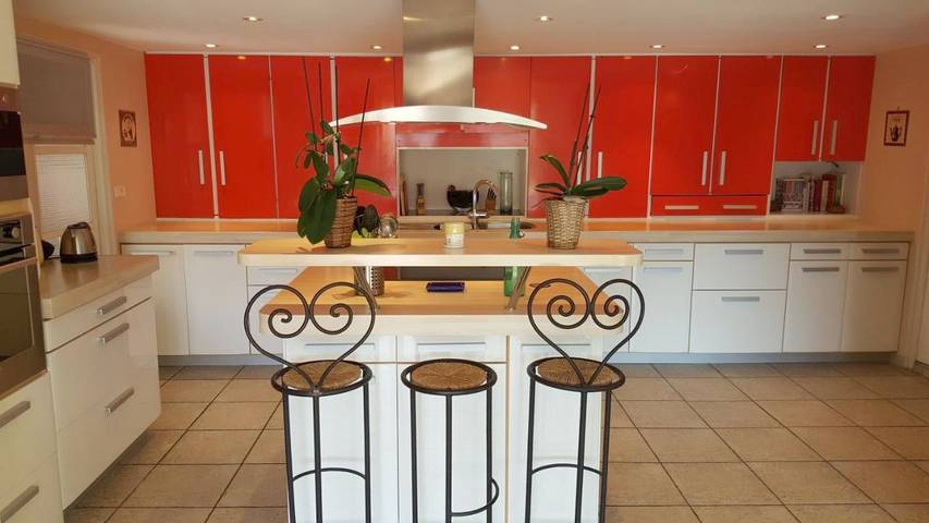 Location de vacances pour 6 personnes, avec piscine ainsi que jardin et vue à Peypin - 3