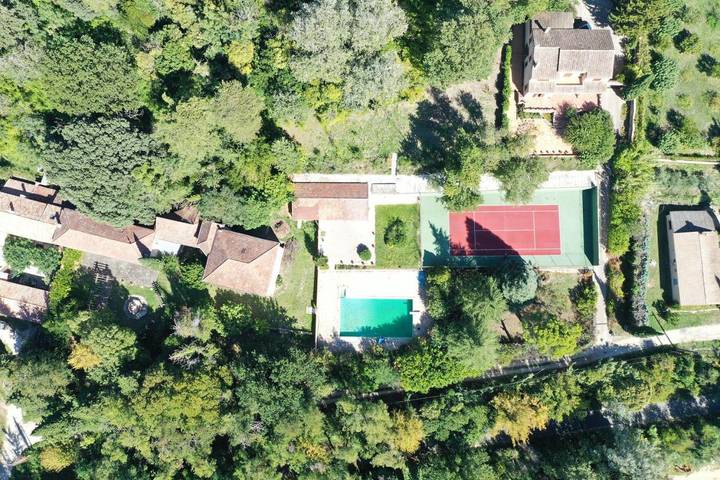 Chambre d’hôte pour 2 personnes, avec jardin et piscine, animaux acceptés à Loriol-du-Comtat