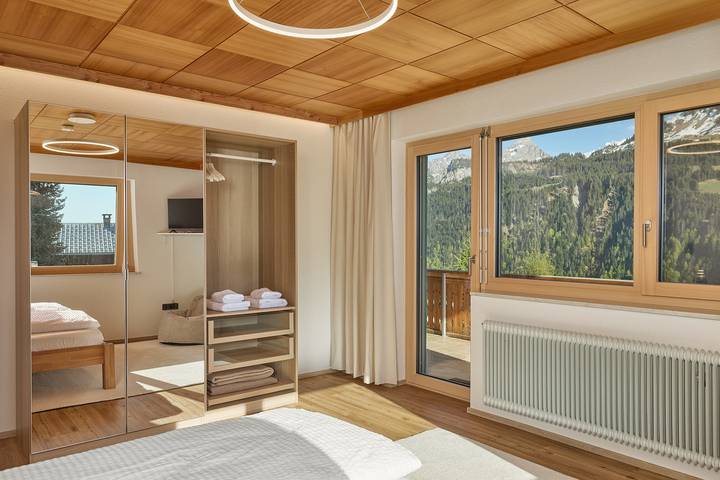 Ferienwohnung für 8 Personen, mit Ausblick und Balkon in Sonntag