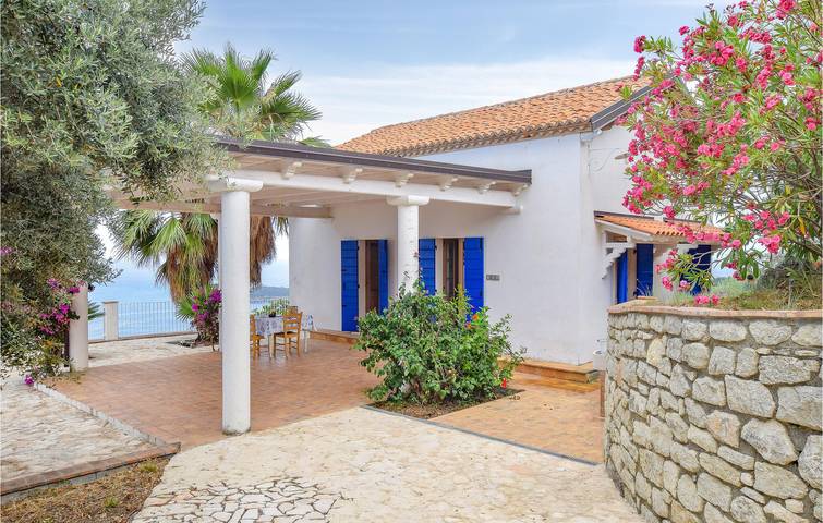 Holiday rental for 6 people, with Terrace and Garden in Calabria