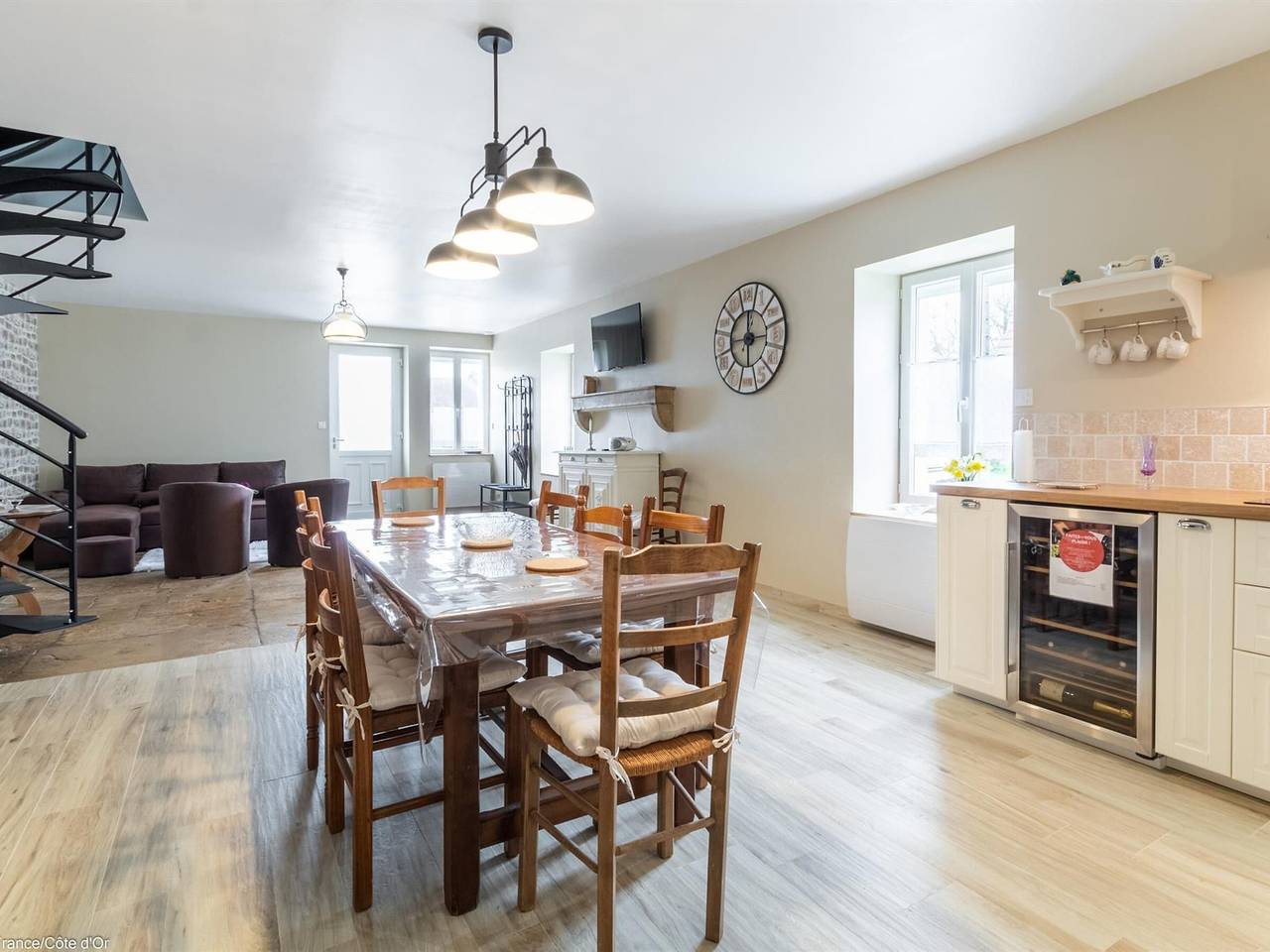 Renoviertes Haus nahe Beaune, Weinberge, 4 Schlafzimmer, Parkplatz, Wlan inklusive in Meursanges, Beaune und Umgebung