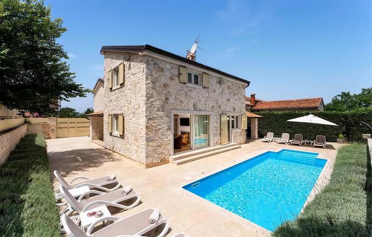 Spacieux appartement de deux chambres avec piscine près de la Pizzeria Capri in Tar (Croatia), Tar-Vabriga