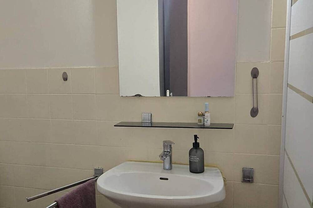 Entire apartment, Spacious apartment - City south of Toulouse in Muret, Haute-Garonne