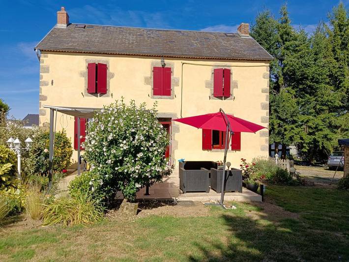 Gîte pour 6 personnes, avec Terrasse ainsi que Jardin et Vue