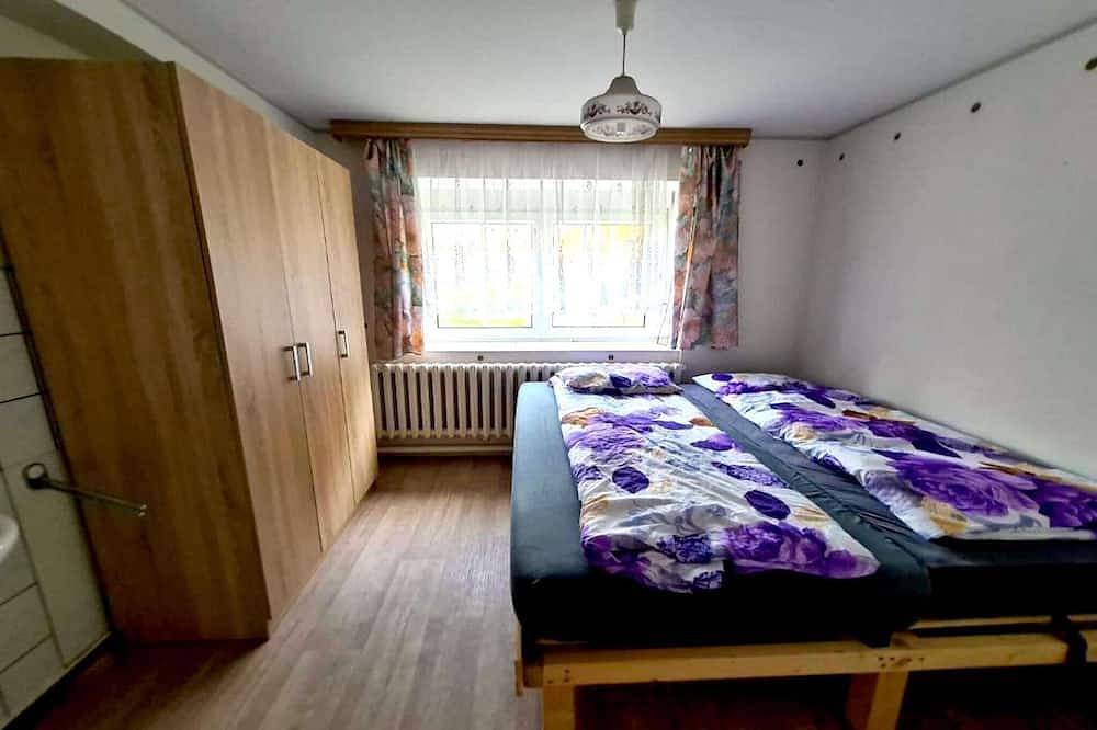 Ferienhaus in Bärenstein bei grünen Hügeln in Bärenstein, Erzgebirge