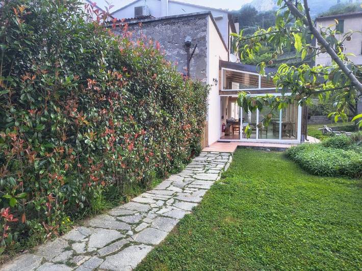 Agriturismo per 3 persone, con Terrazza e Giardino a Comune di Finale Ligure