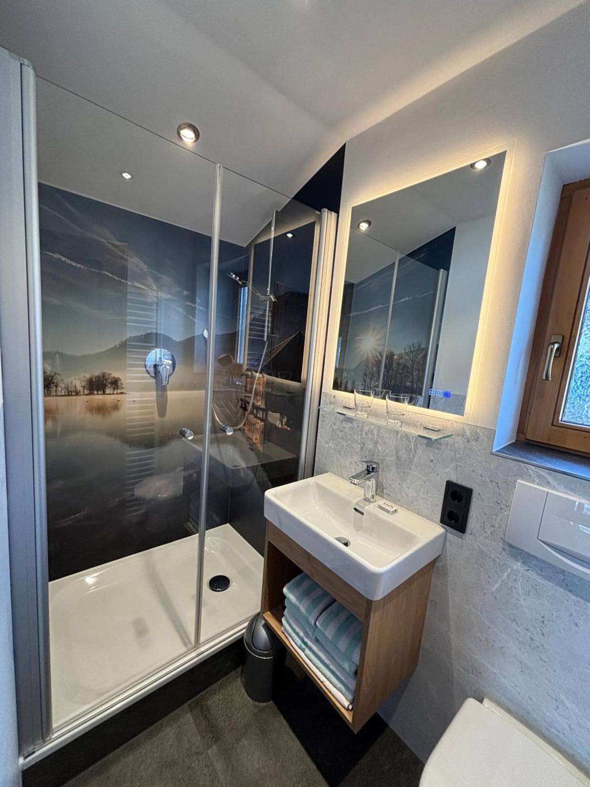 Ganze Wohnung, Apartment '2' mit Bergblick, Balkon und Wlan in Krün, Bayerische Alpen