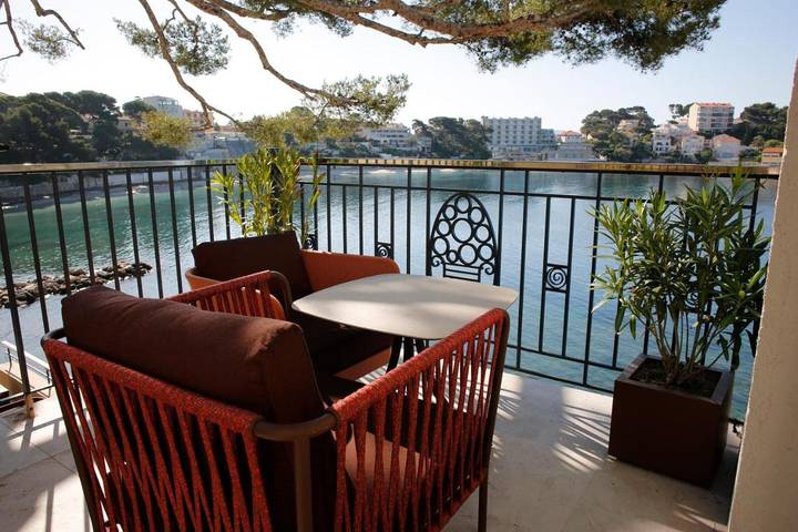 Hôtel pour 2 personnes, avec Jacuzzi et Terrasse ainsi que Jardin et Piscine